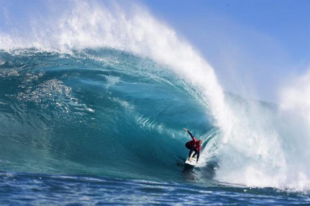  Imagen facilitada por Liga Mundial de Surf que muestra al australiano Owen Wright durante el Drug Aware Margaret River Pro 2015 que se disputa en en Margaret River (Australia), hoy, jueves 16 de abril de 2015. EFE/Wsl Handout/Kelly Cestari