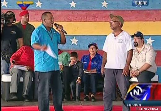 Foto: Momento en que Yonny Guerra realiza la denuncia ante el Presidente Nicolás Maduro el pasado 23 de abril, durante un encuentro del presidente con la juventud en Cumaná, en el estado Sucre.