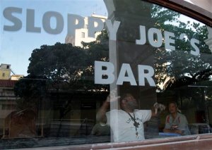 Reabre el famoso bar “Sloppy Joe’s” en La Habana (Fotos)