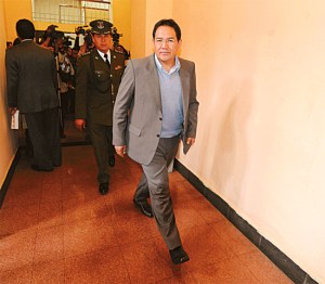 Investigan a gobernador boliviano que está “hasta el cuello” en un escándalo sexual