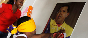 Ya no es “ponle la cola al burro”… ahora es “ponle el corazón a Chávez” (FOTO)