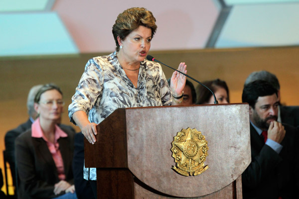 Rousseff dice que le dijo Jaua que Chávez está bajo control