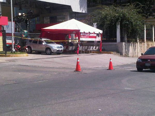 Así está el punto de atención al soberano frente al Hospital Militar (Foto)