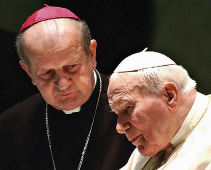 El secretario de Juan Pablo II cree que “de la cruz no se desciende”