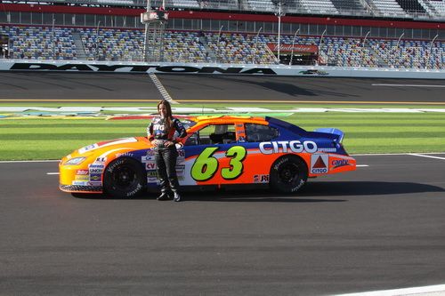 Milka Duno clasifica en la primera fila de largada en Daytona