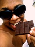 A la sexy Fabiola Angulo, le echaron chocolate… por todos lados (Video Hot)