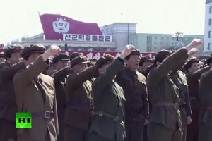Masiva manifestación en Pyongyang para apoyar un eventual ataque contra EEUU