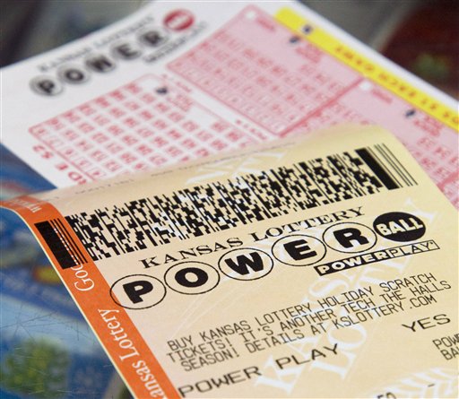 Miles de estadounidenses compran boletos para intentar ganar sorteo millonario