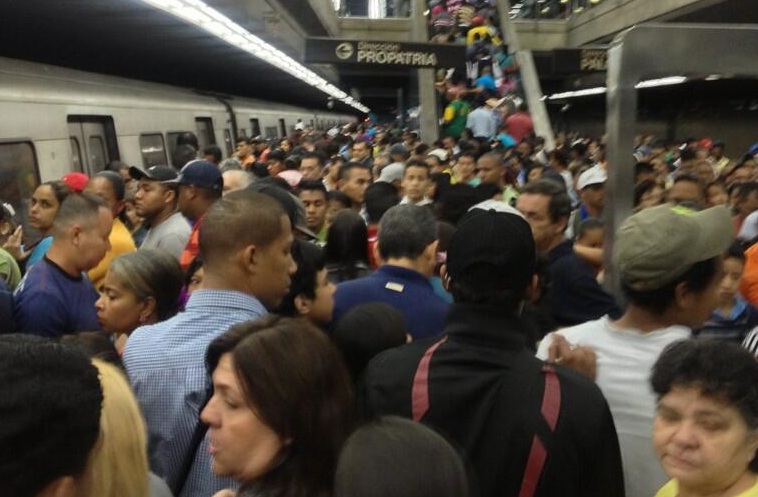 Normalizado el servicio en el Metro de Caracas (Fotos)