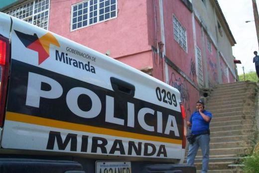 Tres sujetos detenidos y tres vehículos recuperados por Polimiranda