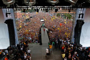 El País: Capriles lidera la mayor concentración opositora desde 1998