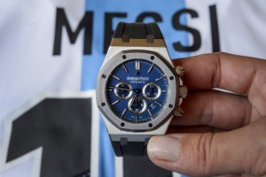 Compran reloj de Messi por 65.500 euros