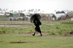 Al menos 33 muertos por un ciclón en Bangladesh