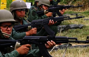 Industria militar venezolana ha fabricado 3.000 fusiles AK103