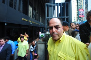 Julio Borges acudió a la Fiscalía para denunciar agresión en su contra (Foto + video)