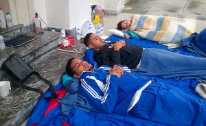 Tres estudiantes continúan huelga de hambre en la Nunciatura