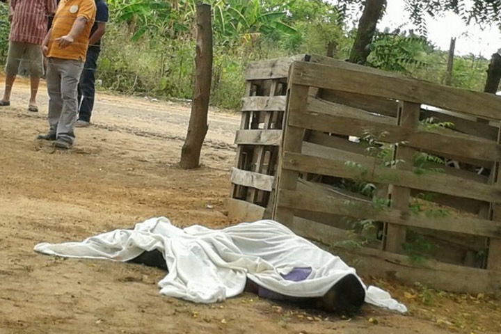 Asesinan a dos hombres en iglesia cristiana