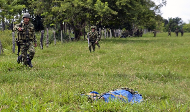 Mueren quince militares colombianos en emboscada de las Farc
