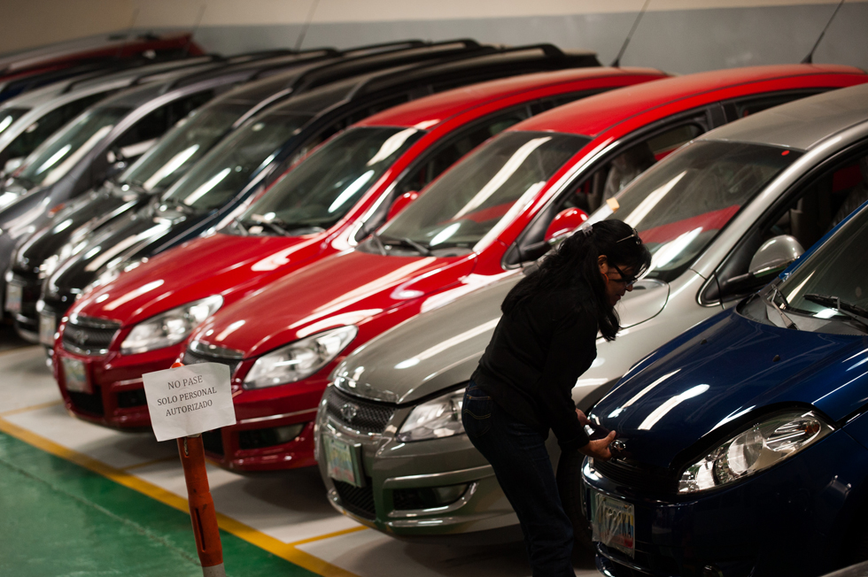Atar precio de carros a la suma asegurada limitará ventas con sobreprecio