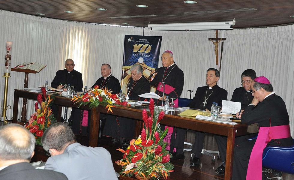 Conferencia Episcopal le planteó el caso de los presos políticos al ministro Rodríguez