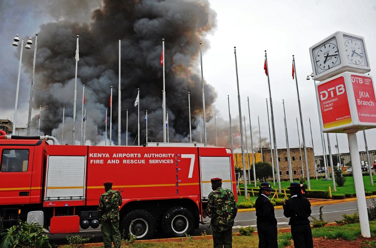 Controlado el grave incendio que provocó el cierre del aeropuerto de Nairobi (Fotos)