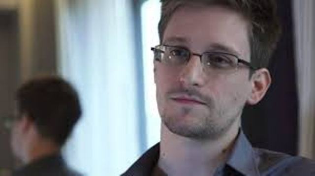 Snowden es premiado por su “integridad” en los servicios de inteligencia