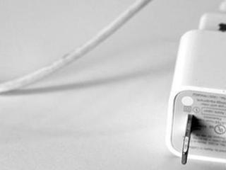 Apple ofrece a usuarios cambio de cargadores falsos