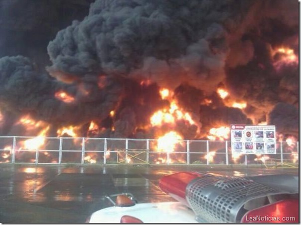 En fotos: Así fue el incendio de la refinería en Puerto La Cruz