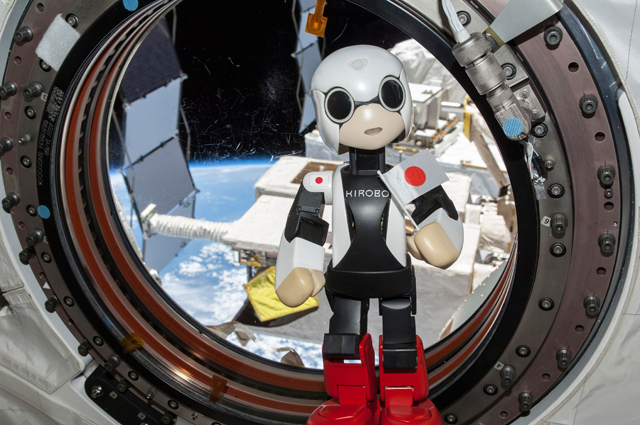 Kirobo pronunció sus primeras palabras en el espacio (Fotos)