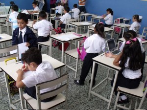 Gobierno llevará a colegios privados a bajar nivel educativo