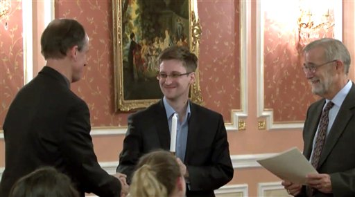 Snowden ya tiene empleo en Rusia