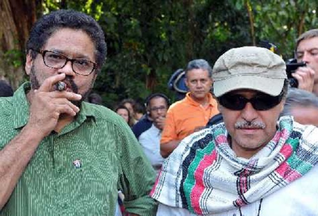 "Iván Márquez" junto a "Jesús Santrich" en La Habana