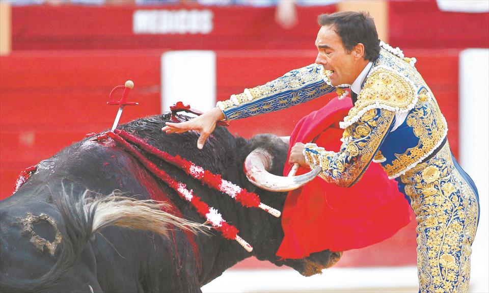 Defensoría prohibió ingreso de menores a las corridas de toros