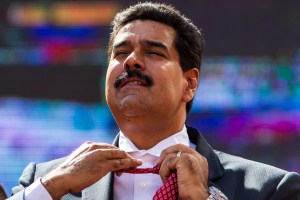 Desesperado por baja de petróleo, Maduro organiza conferencia en Caracas