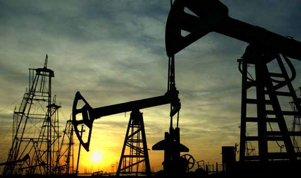 El petróleo de Texas baja 2% en la apertura y se cotiza a 58,75 dólares