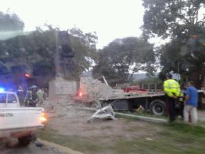 Accidente en la Valle-Coche deja una persona fallecida (Fotos)