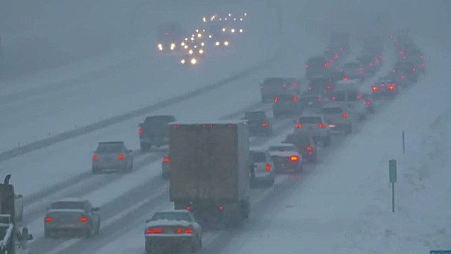 Temporal invernal amenaza vacaciones navideñas en EEUU y deja tres fallecidos