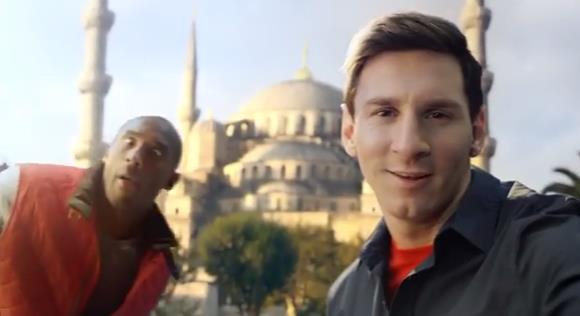 El duelo entre Messi y Kobe Bryant (Video)