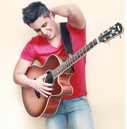 El cantautor venezolano Elio Contreras se va a México