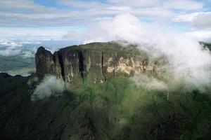 Venezuela propone a Brasil proyecto en conjunto para el manejo del Parque Canaima