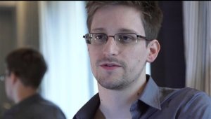 Snowden condena el desvío del avión para detener a periodista bielorruso