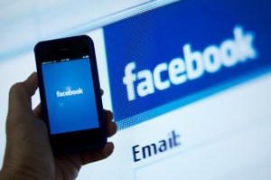 Facebook festeja sus diez años sin bombos ni platillos