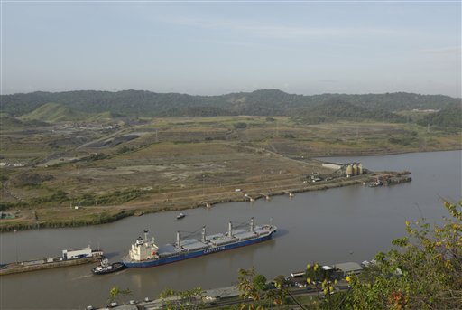 Paro de construcción del Canal de Panamá sigue sin solución