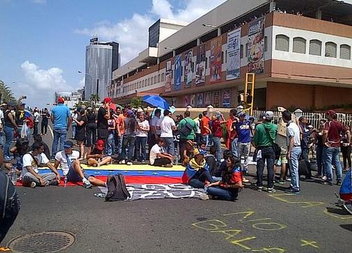 Siguen las protestas pacíficas en Puerto Ordaz