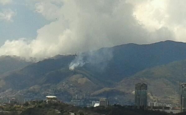 Reportan humo en El Ávila vía Twitter (foto)