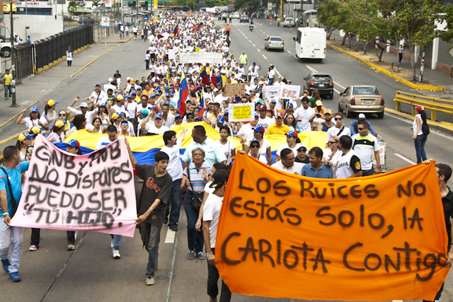Marcha en apoyo a los vecinos de Los Ruices  (Fotos)