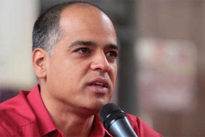 Izarra afirma que boletos a tasa Sicad 2 incentivará el turismo en Venezuela