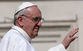 El Papa rompe el protocolo y se confiesa en público