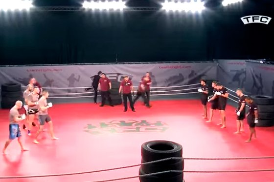 Si te cansa el MMA no dejes de ver como llevan este deporte al extremo en Rusia