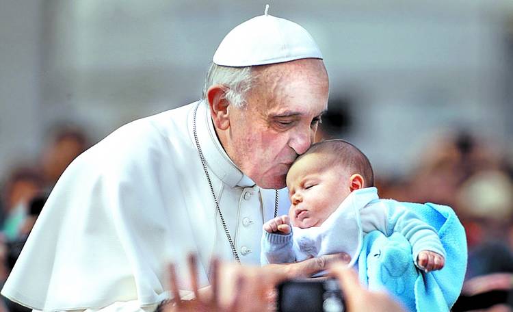 El Papa critica los matrimonios que prefieren tener mascotas en vez de hijos